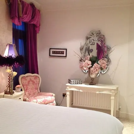 Westbrook Country House Летний дом