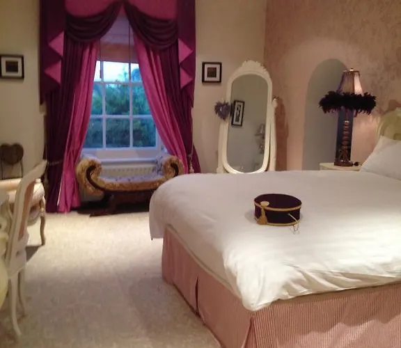 Летний дом Westbrook Country House